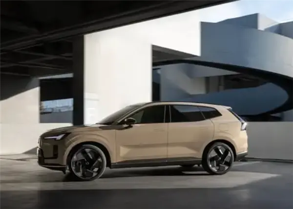 全新中型插混SUV！沃爾沃XC70官圖首發(fā)：8月開啟預(yù)售